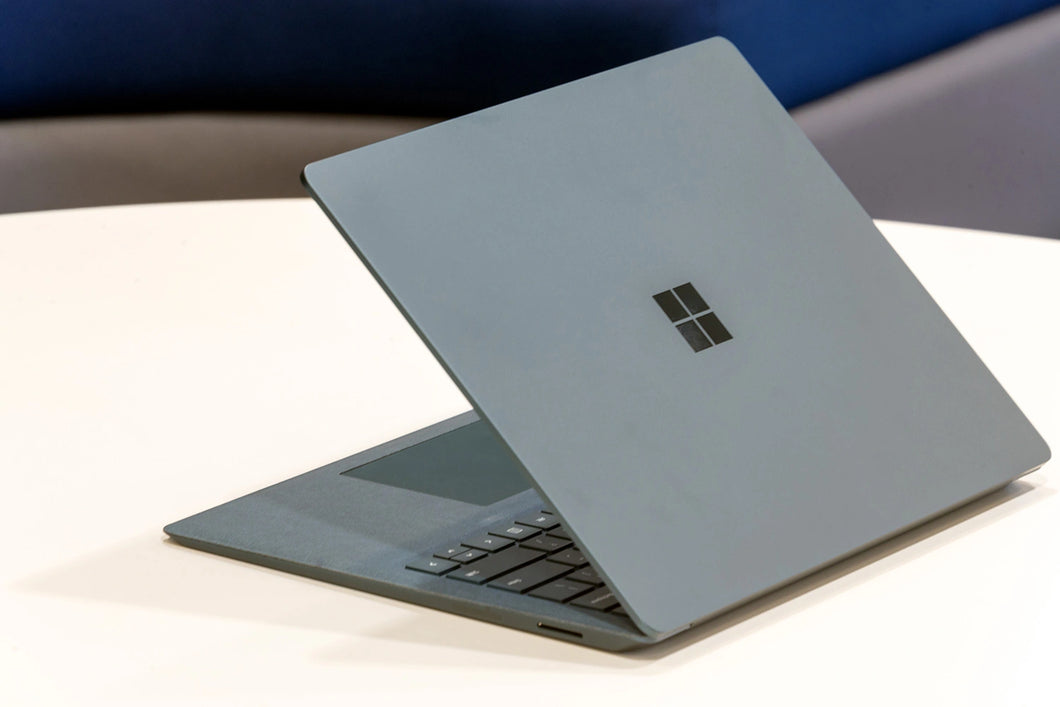 Microsoft Surface Laptop | Core i5-7th Gen | 8 x 256 GB | 14
