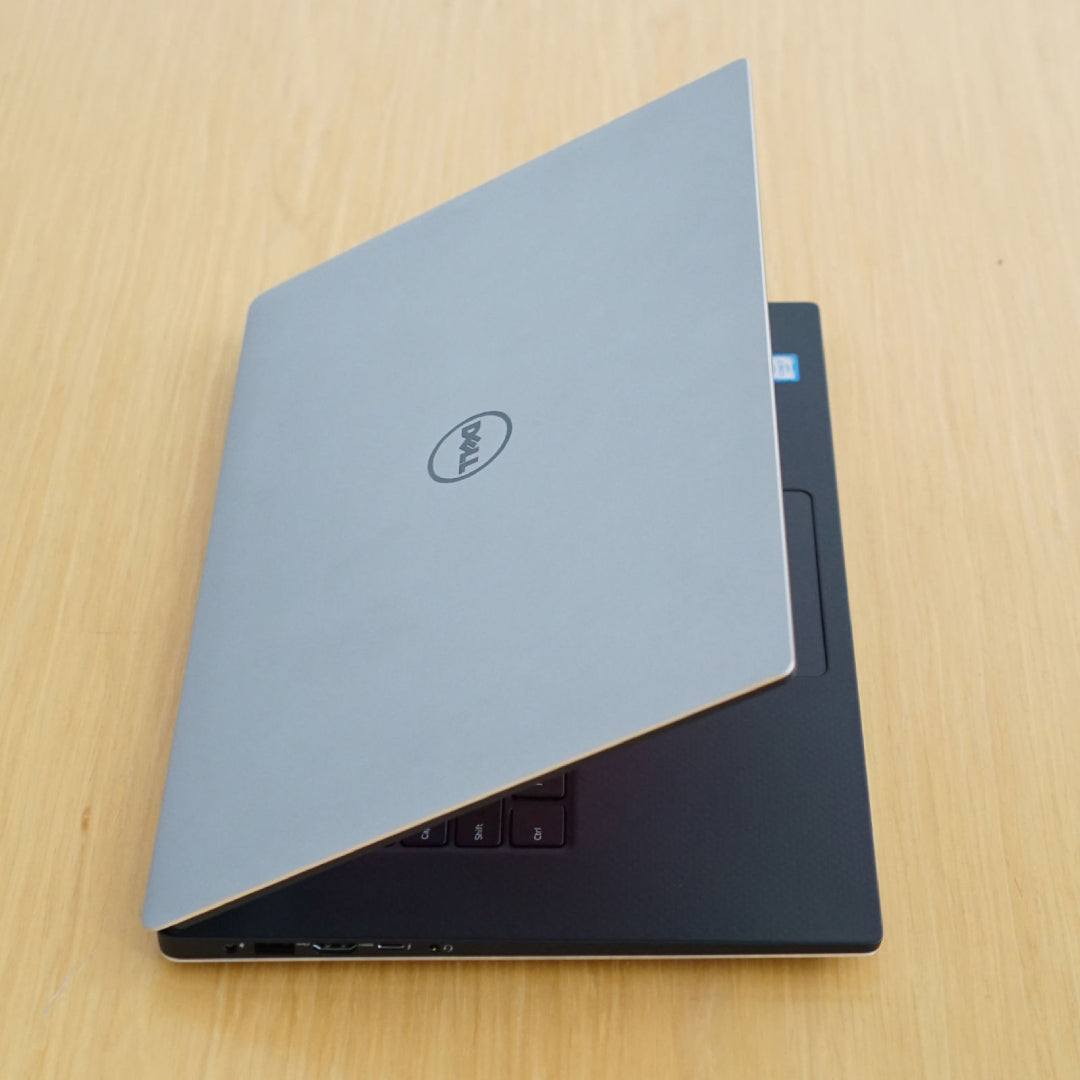 Dell XPS 9550 | Core i5-6th Gen | 16 x 256 GB SSD | 15.6" FHD Display | 2GB Dedicated NVIDEA Graphics