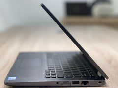 Dell Latitude 5300 – 13.3" / Core i5 (8th Gen) / 8GB / 256GB SSD – Black