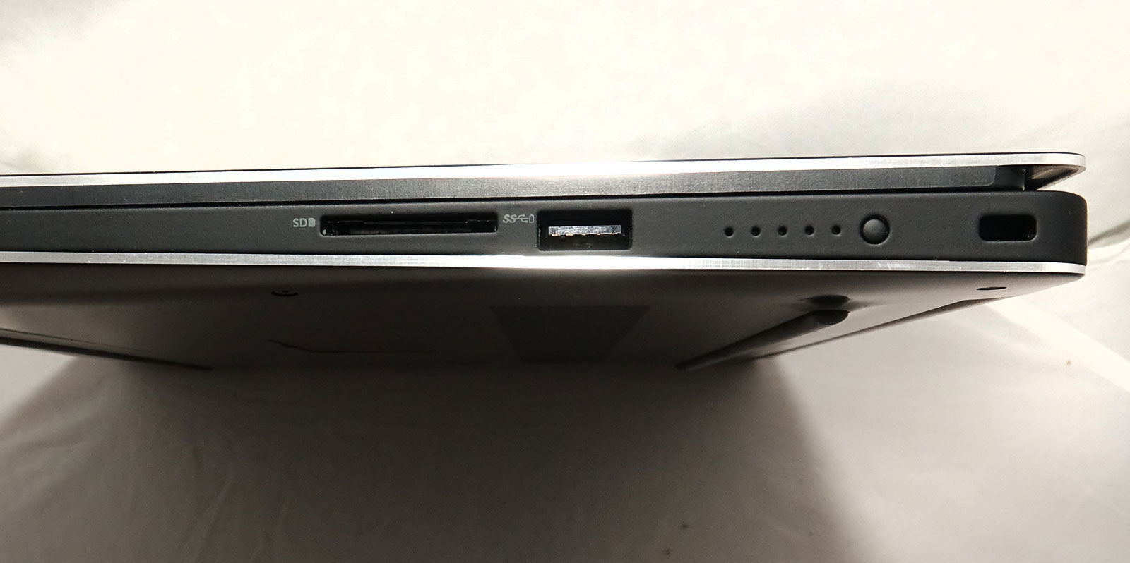 Dell Precision 5520 Workstation | Core i7-7th Gen | 16 x 512 GB | 15" Display | 4 GB NVIDEA Graphics